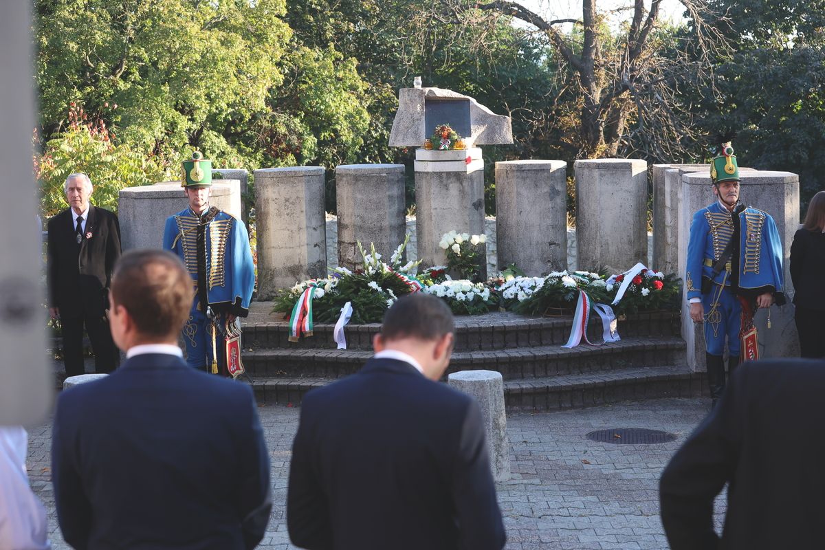 Pécsen is megemlékezést tartanak október 6-án Fotó: Löffler Péter