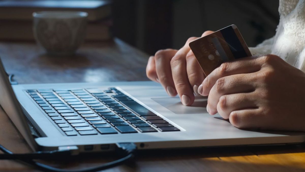 Az online csalók pár pillanat alatt lehúzhatnak, ezúttal az MVM nevében próbálkoznak Forrás: Shutterstock