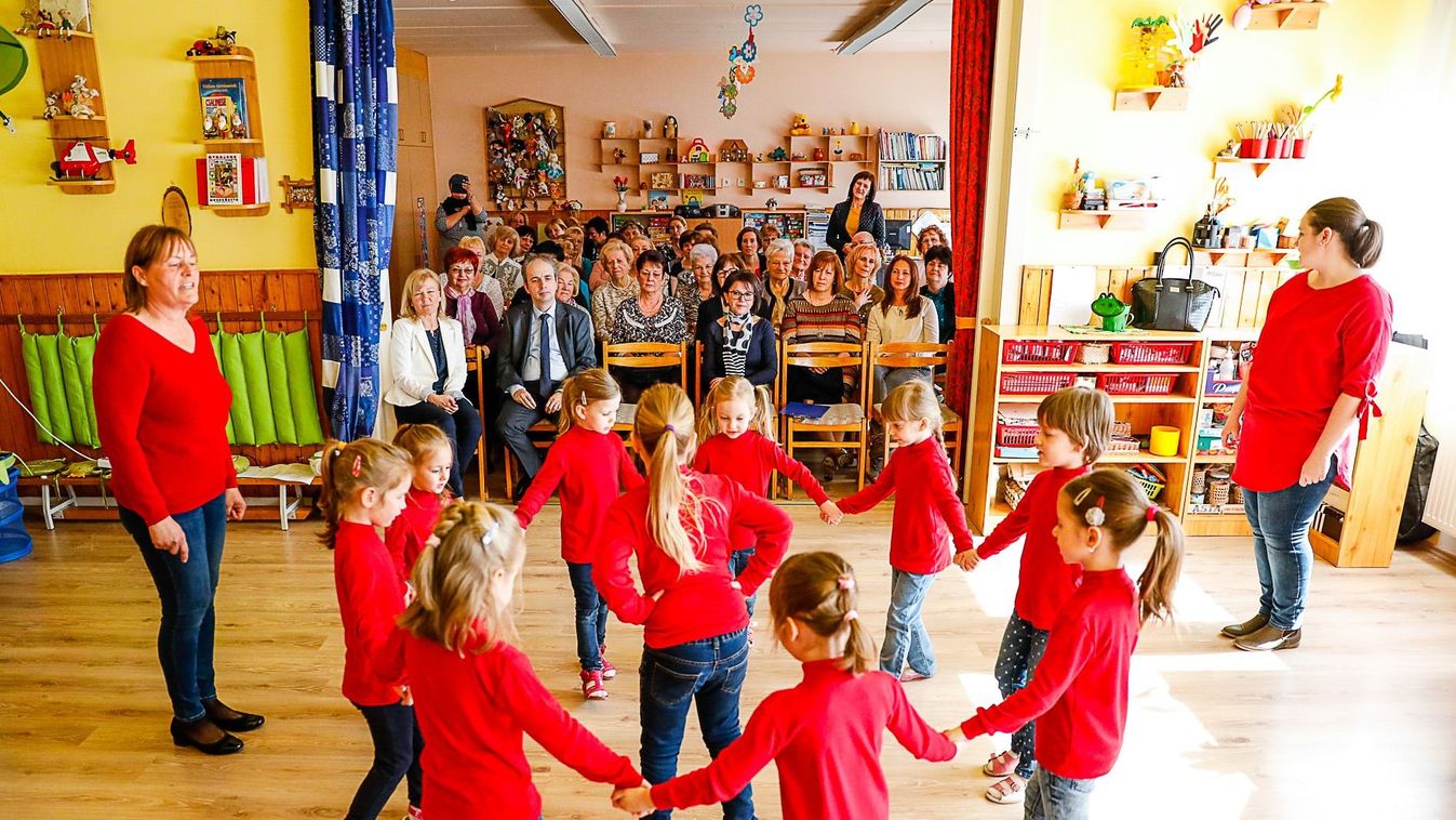 Nagy a baj, nyugdíjas óvónők viszik a vállukon a vidéki óvodai rendszert