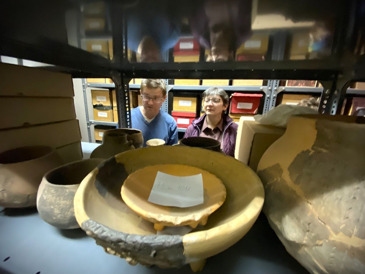 Régészeti raktárlest tartottak a Munkácsy Mihály Múzeumban, több ezer éves ereklyékkel is találkozhattak a látogatók. Fotó: Licska Balázs