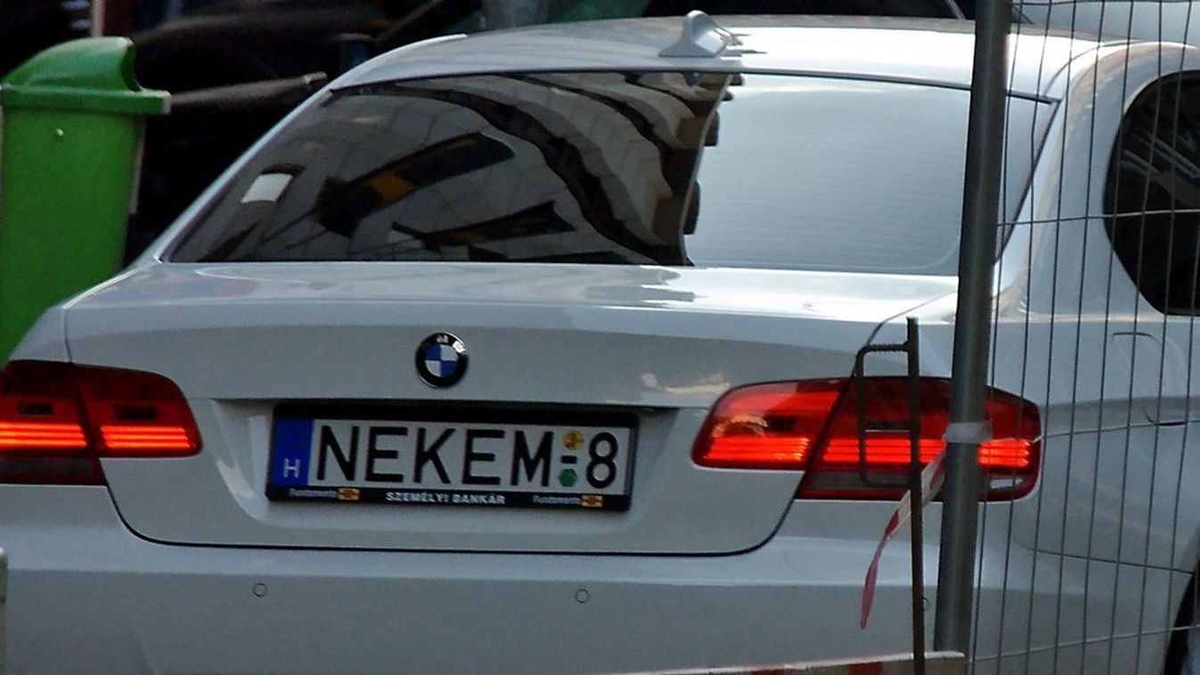 Tudnivalók az egyedi rendszámról