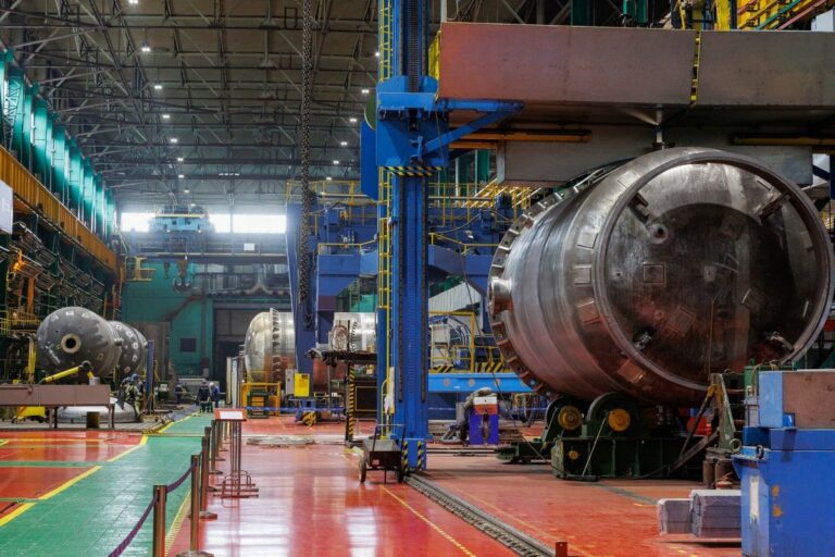 Az AEM Szpecsztal Szentpétervár melletti kolpinói üzemében készültek el a Paks II. Atomerőmű két VVER-1200-as reaktortartályának kohászati nyersdarabjai Fotó: Rosatom Central Europe Kft.