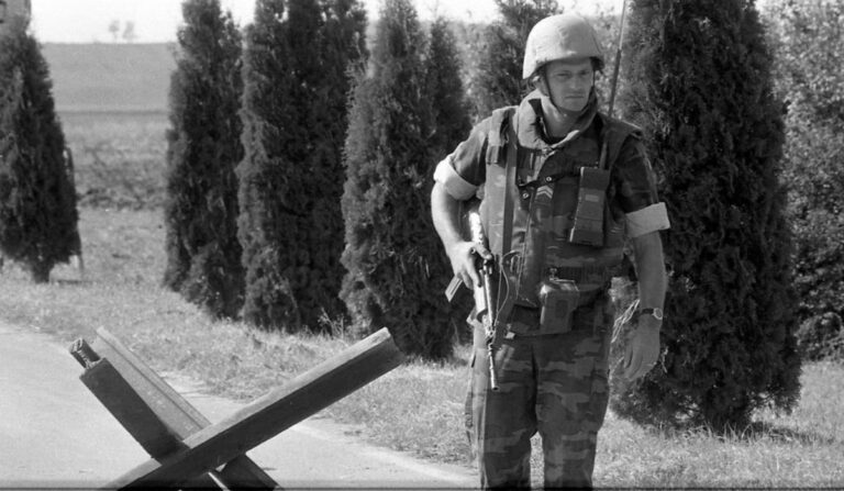 Újra kötelező a sorkatonaság, magyar fiatalokat is vihetnek. Archív fotó: Laufer László