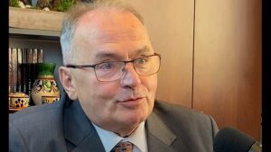 thurmer-brusszel-haborura-keszul