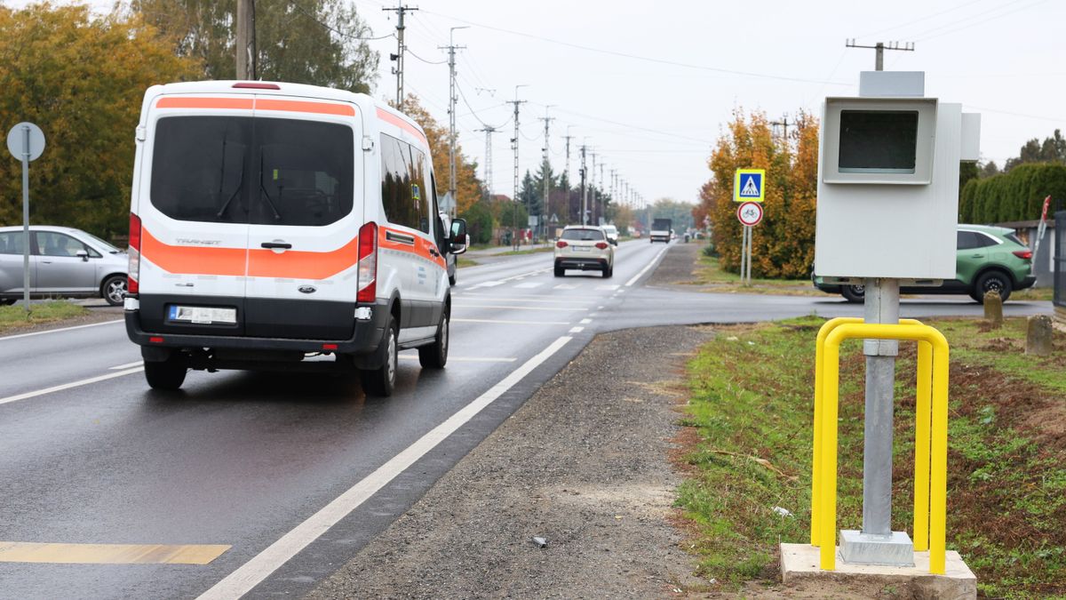 Szabolcs vármegye legújabb traffiboxa Nyírteleken készteti megfontoltabb közlekedésre az autósokat Fotó: Bozsó Kata