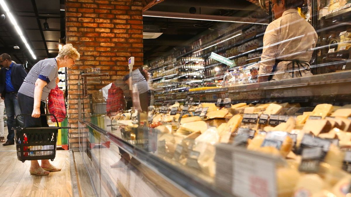 A hazai gyártású trappista sajt hagyományosan korong alakú, ahogy ez mostantól már jogszabályban is rögzített. Fotó: Hegedűs Márta/Világgazdaság