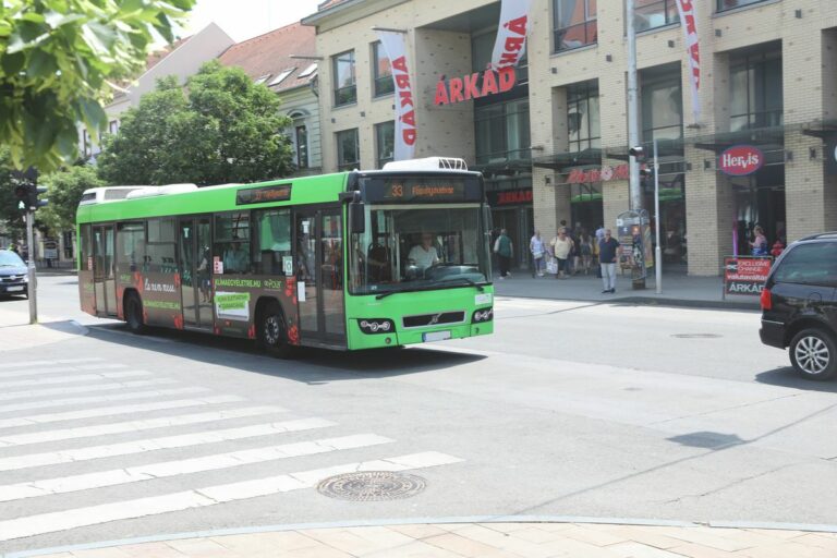 Az új pécsi buszmenetrend október 4-től érvényes, de nincs meglepetés: járatcsökkentés történik