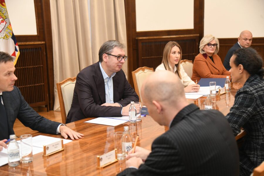 Aleksandar Vučić szerb elnök és a Nemzetközi Valutaalap szerbiai missziójának képviselőinek találkozója. Fotó: BETAPHOTO/MILAN ILIC