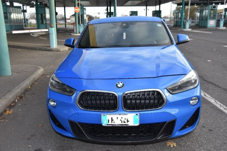 A BMW a röszkei határátkelőn került rendőrségi ellenőrzés alá. Fotó: police.hu