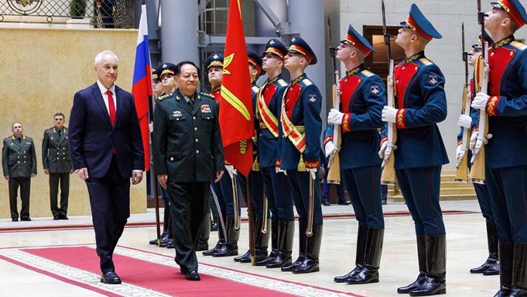 Együtt az orosz és a kínai hadsereg