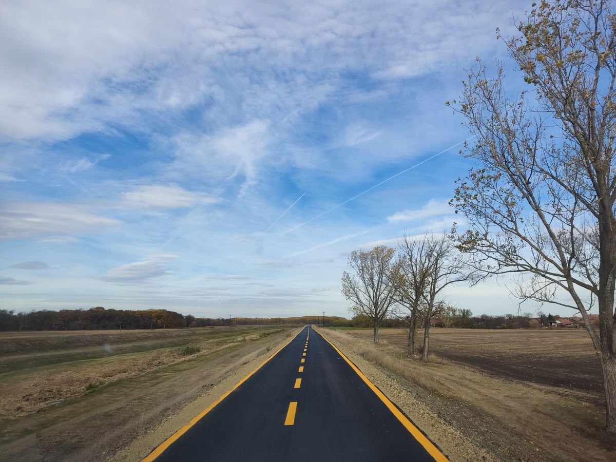 Pályázati támogatásból valósult meg komplex kerékpáros fejlesztés Jászfényszarun. A beruházás új lendületet adhat a kerékpáros turizmusnak és az életmódváltásnak is Fotó: Beküldött