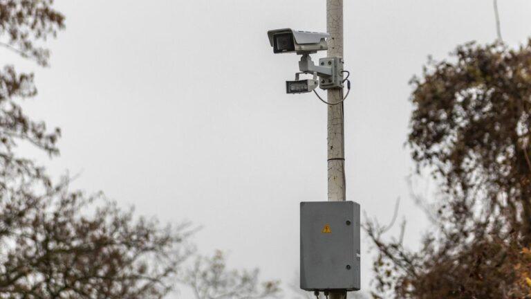 Utánajártunk, amire az autósok és a motorosok is kíváncsiak: mire jó a közúti kamera? Fotó: Wierl Ádám / Forrás: 24 Óra