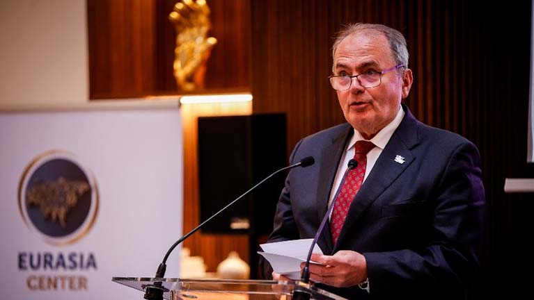 Kína partnerünk és nem ellenségünk!