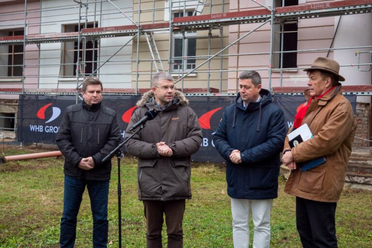 Nemzetközi Szinergia Kampusz sajtótájékoztató: Nyul Zoltán, Ágh Péter, Básthy Béla és Miszlivetz Ferenc. Fotó: Koszorú Mihály