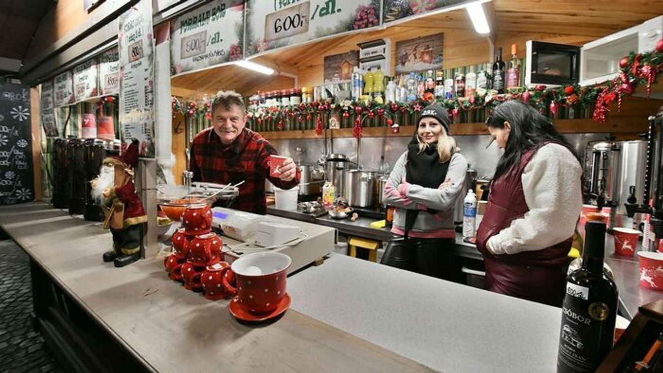 A jelentkezők száma azt mutatja, bár nem csekély összegről van szó, mégis megéri licitálni a fehérvári adventi vásár helyéért.