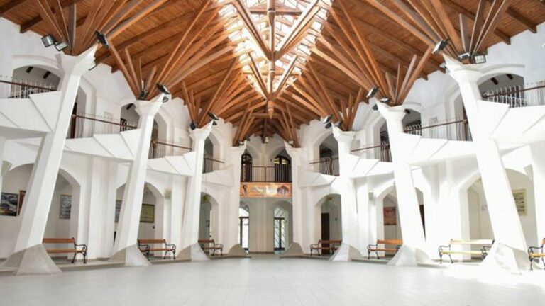 Csenger rengeteget köszönhet Makovecz Imrének, valóságos kultusz alakult ki a Szamos-parti városban