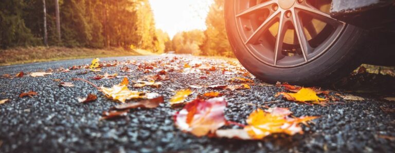 A téli abroncsra való váltás az egyik alapja az őszi csúszós úton vezetés biztonságos megteremtéséhez a vezetéstechnikai oktató szerint. Fotó: Shutterstock