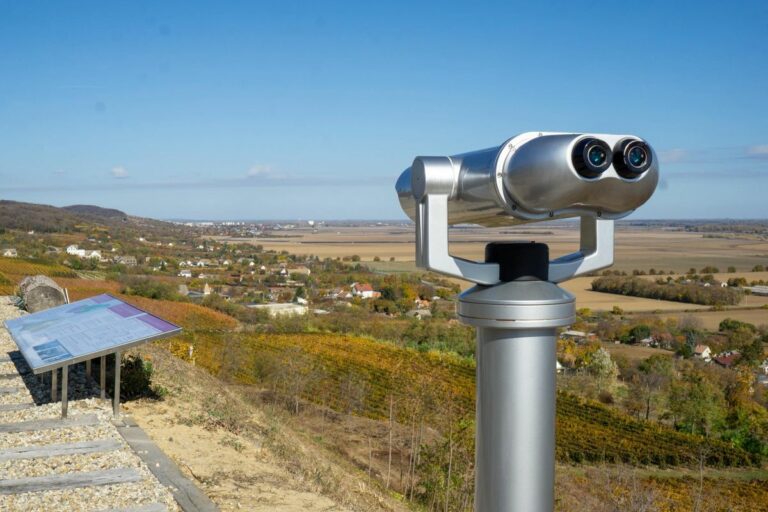 Amúgy is elképesztő látvány tárul a látogató szeme elé, de aki belenéz a távcsőbe, az egy igazi utazásra indulhat Fotó: Facebook