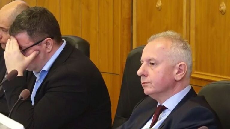 Péterffy Attila pécsi polgármester közvetlen környezetében is vannak károsultjai a Tisza Világ adatszivárgási botrányának