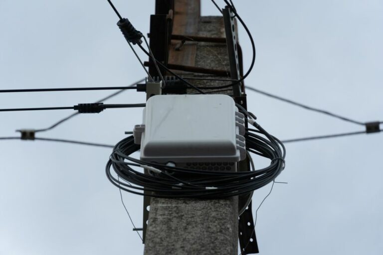 A veszélyes villanyoszlopokról már megtették a bejelentést. Illusztráció: Shutterstock