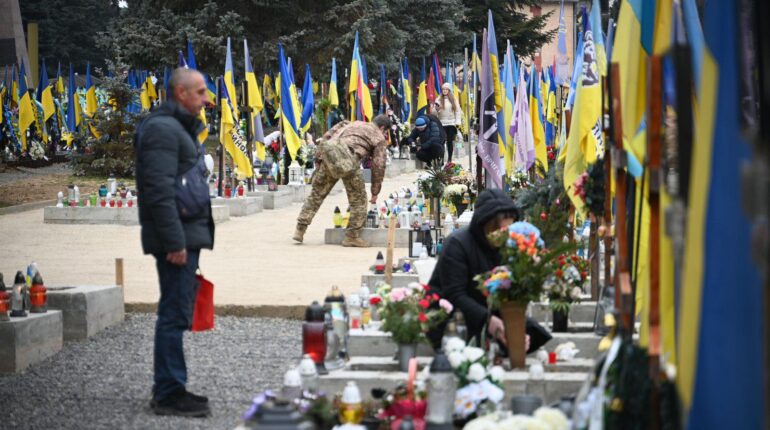 "Minden friss hant mögött egy történet áll, amelyet már soha nem mesélnek végig..."