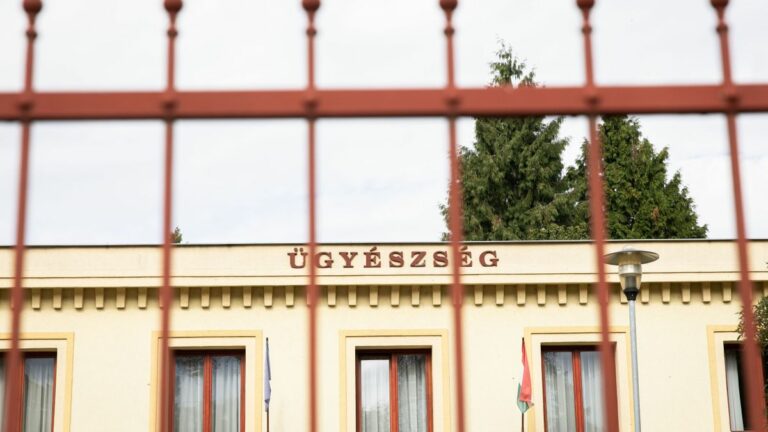 A motorkerékpárosok közlekedése felbőszített egy férfi Zalaegerszegen, rosszul döntött Fotó: Pezzetta Umberto/Illusztráció