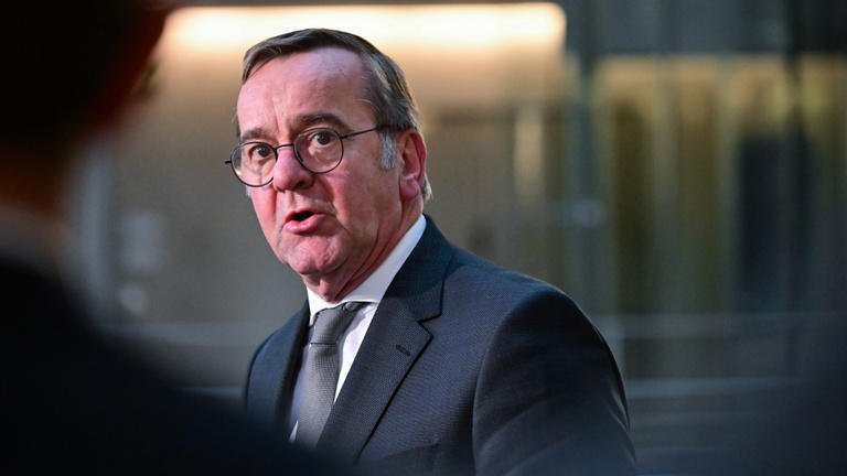 Súlyos kijelentéseket tett a német védelmi miniszter, fel kell készülni egy orosz támadásra