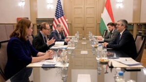 Amerika addig üti a vasat, amíg forró