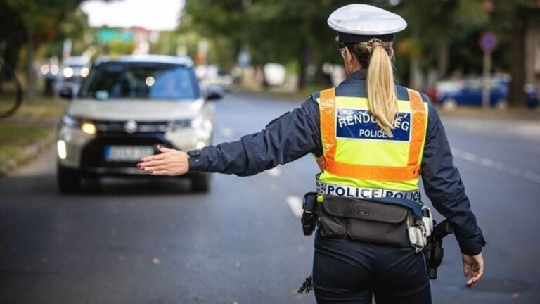 Az egyik ilyen leggyakoribbnak számít a 110-es kód, mely azt jelenti, hogy kötelező a tartalék szemüveg tartása.