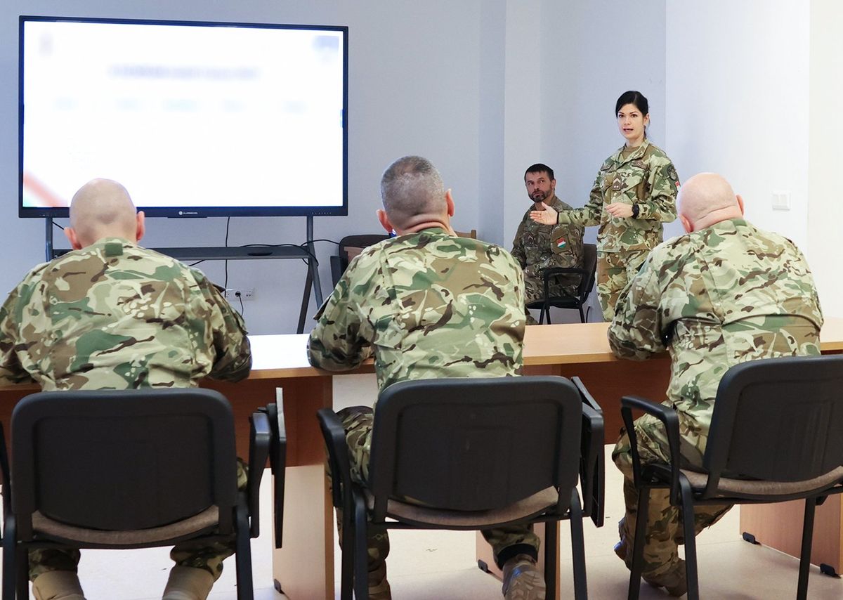 A sikeres vizsgák lezárultával harminchat katona lép tovább pályáján