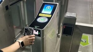 Kína: megszűntek a papír jegyek