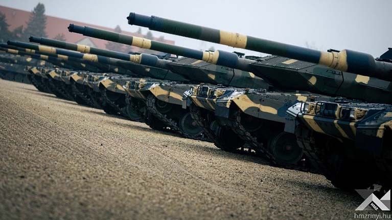 Mit csinálunk 44 tankkal?