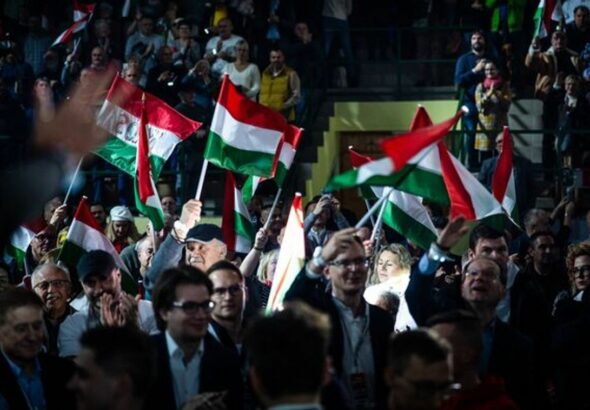 "...Mohács a magyar történelem fordulópontját szimbolizáló hely, nemzeti nagylétünk temetője, de egyben a túlélés szimbóluma is, hiszen ha Mohács túl tudta élni, akkor a többi város is túl tud élni bármit..."