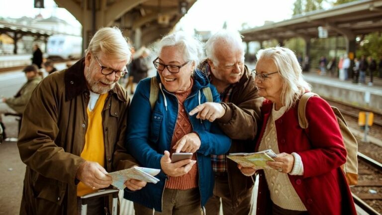 A nyugdíjas kártya számos kedvezményre jogosít Forrás: Shutterstock.hu