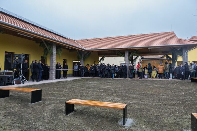 Vasárnap megnyílt Nógrád vármegye legújabb termelői piaca Fotó: Vendel Lajos / Forrás: Nool.hu