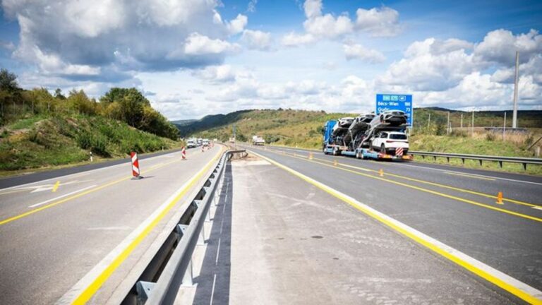 Kincseket rejtett a föld az M1-es autópálya mellett!