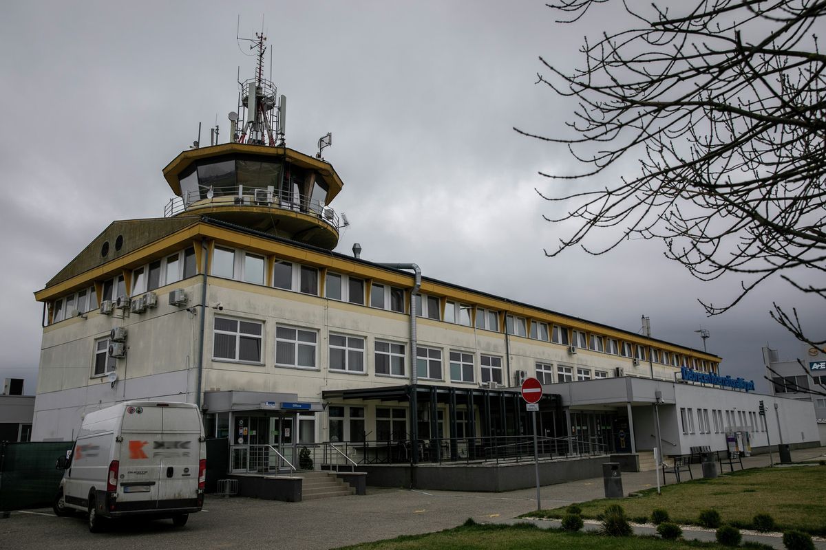 Döntött a kormány: tulajdonosváltás előtt áll a debreceni repülőtér Forrás: Napló-archív