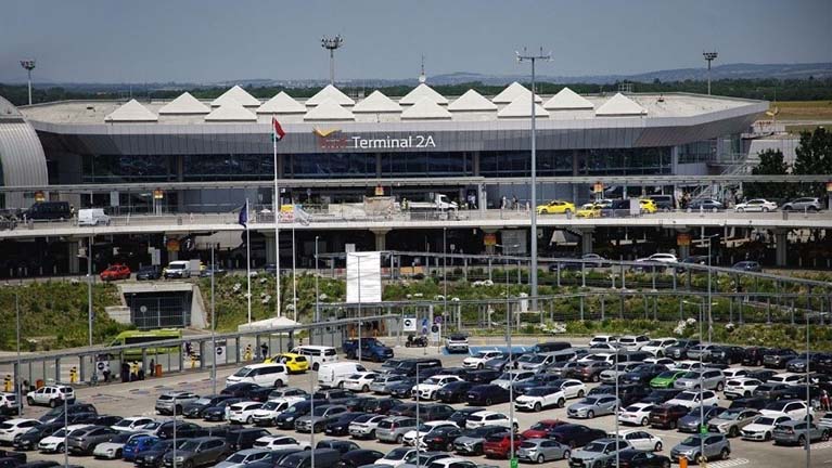 Sok hűhóból reptéri vasút?