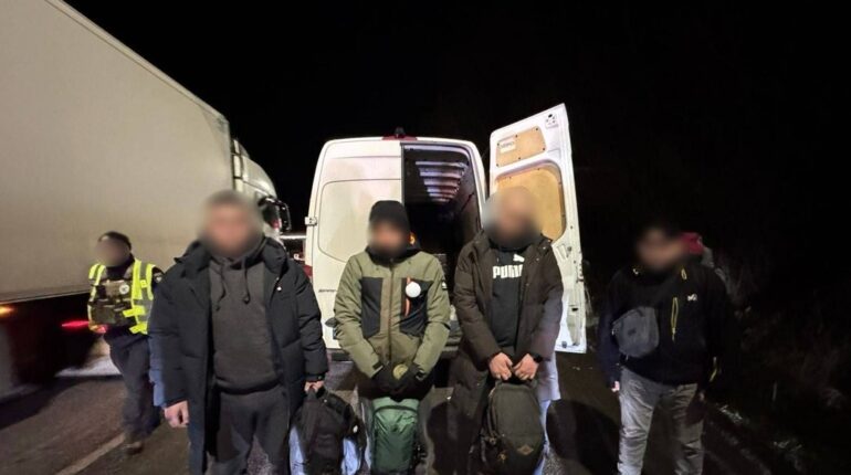 "...illegális úton, a zöldhatáron keresztül próbálták volna elhagyni Ukrajnát Magyarország irányába..."