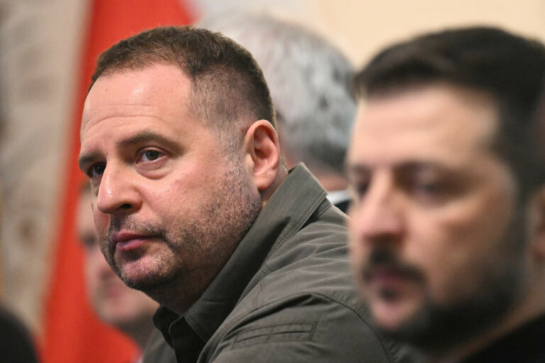 "Az interneten terjed egy korábbi Zelenszkij-interjú, amiben azt mondja, együtt jött Jermakkal és közösen fognak majd távozni is…"