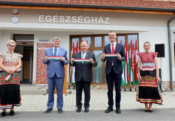 Új egészségház átadása Mezőkövesden 2025. július 10-én – Fotó: Vajda János/MTI