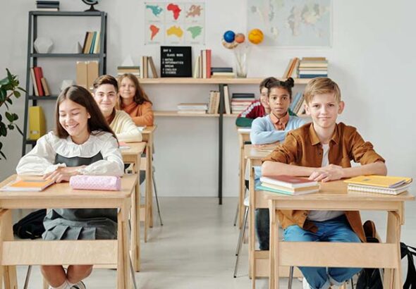 Neveljünk újra okos fiatal generációt!