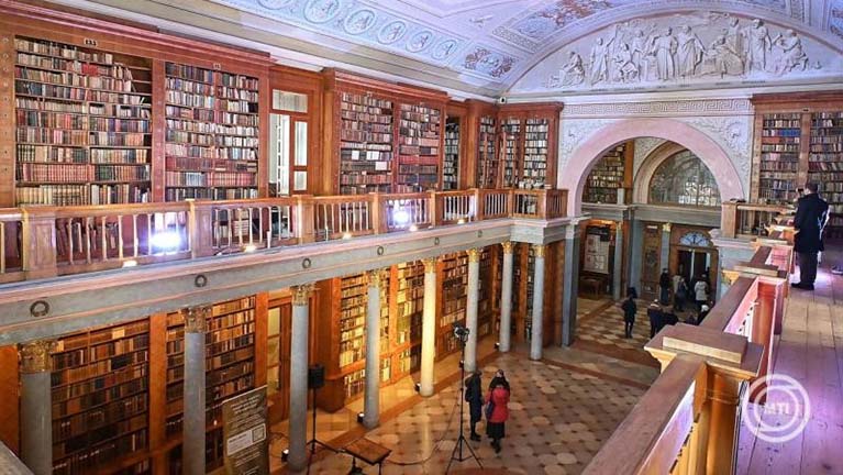 Pannonhalma: az ember győzelme a kenyérbogár felett