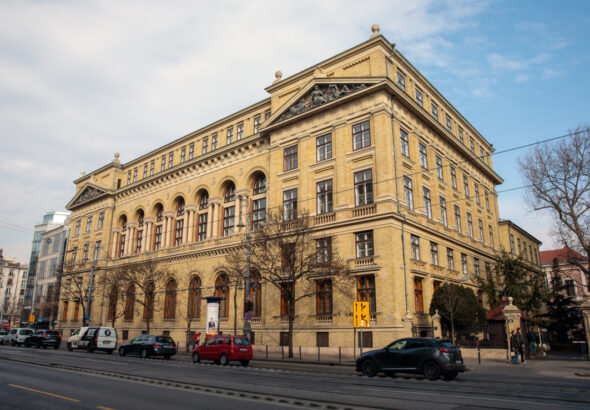 Európai ellenszélben is egyre előkelőbb helyen a magyar egyetemek