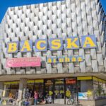 Az üzletből mintegy 2 millió forint értékben loptak el dísztárgyakat és elektronikai cikkeket.