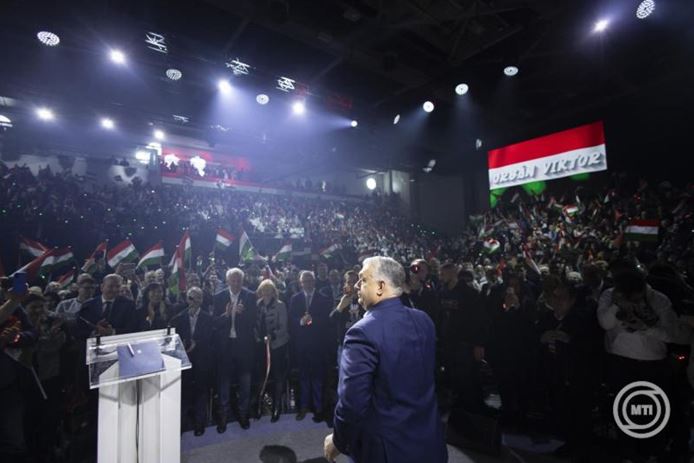 De hova akarnak vinni bennünket az amerikaiak?