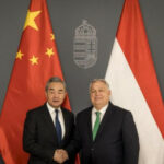 Kína mellettünk áll