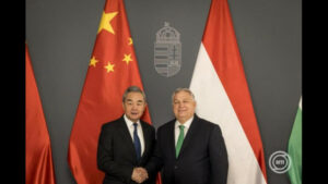 Kína mellettünk áll