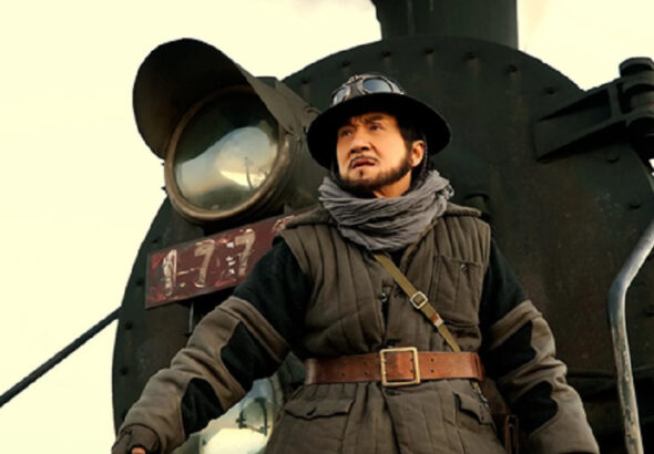 Jackie Chan Oscar-életműdíjas hongkongi színész, harcművész, rendező, producer, forgatókönyvíró, énekes és vállalkozó...