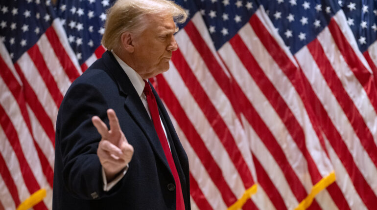 Ukrajna földrajzilag is távol esik az Egyesült Államoktól. Mint fogalmazott, az ország „több ezer mérföldre van”, és az Atlanti-óceán választja el Amerikától.